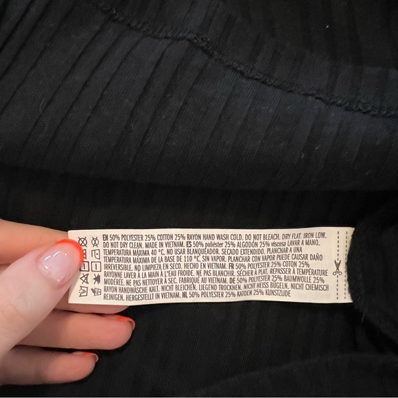 Ribbed T-shirt - Picture 8 of 8